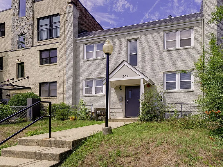 1932 3rd St NE #102 — Photo 5