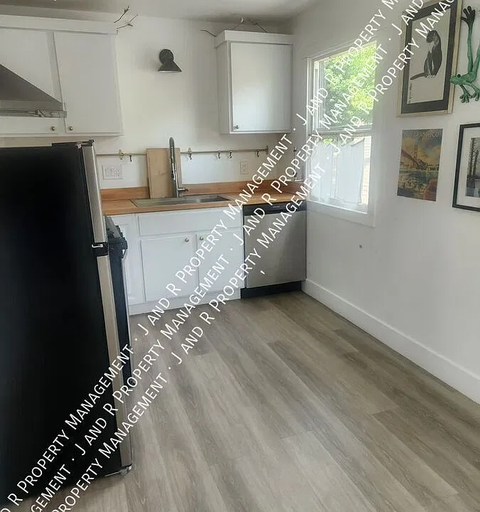 152 S Lincoln St #152