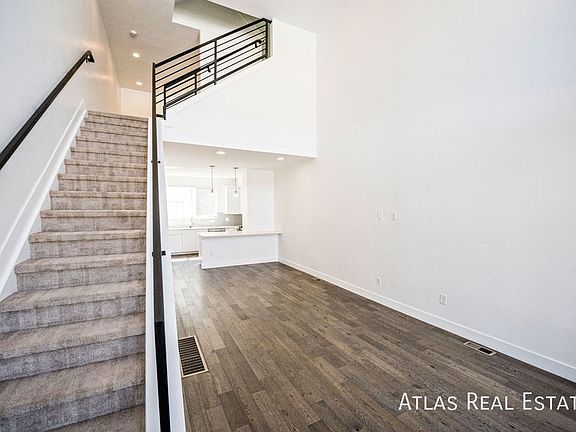 5th image of 2016 N Bryant St Unit 101