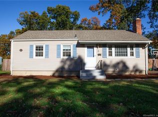 8 Enfield St, Windsor Locks, CT 06096