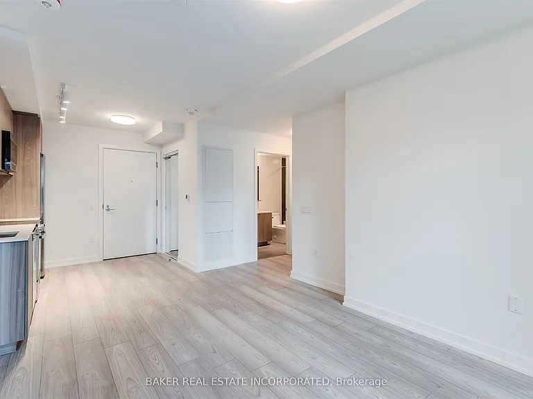 223 Redpath Ave #202 — Photo 4