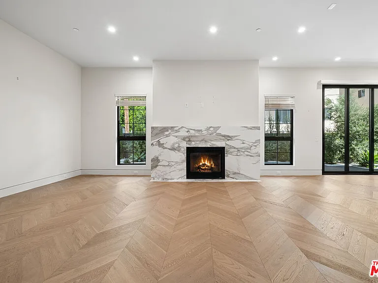 652 Huntley Dr #103 — Photo 2