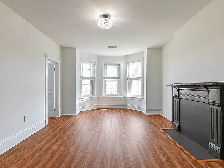 1619 W Grace St — Photo 48