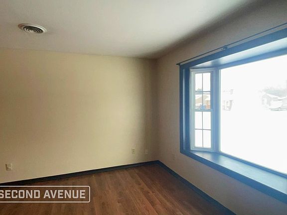 3rd image of 706 W Berkeley Ave