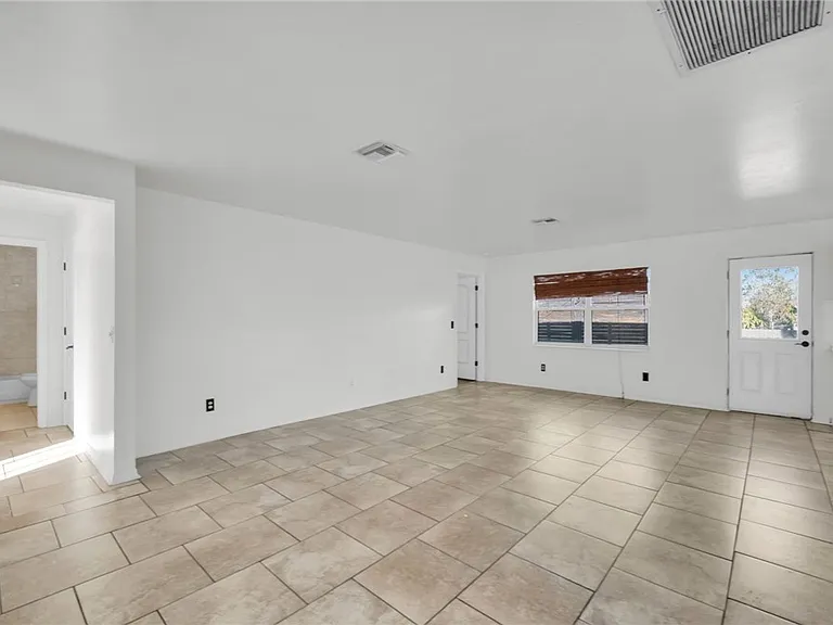 918 Acroft Ave — Photo 4