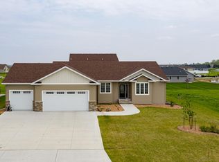 2418 Saint Andrews Dr NW, East Grand Forks, MN 56721