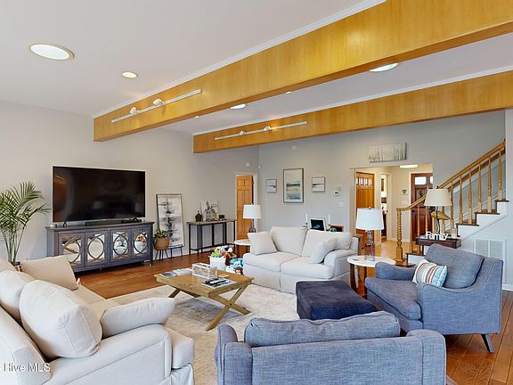 4th image of 413 Sawgrass Cove