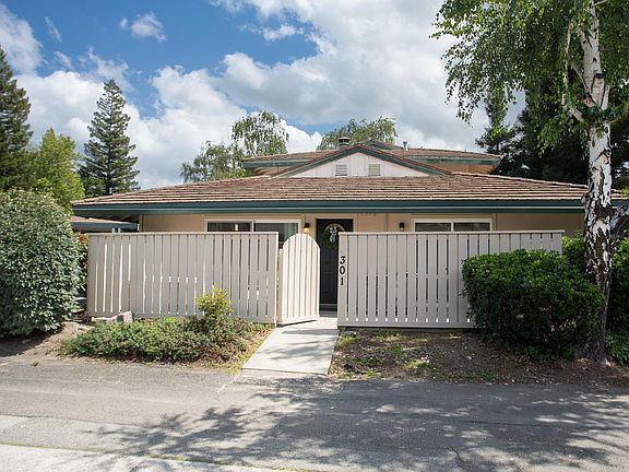 3rd image of 301 Roundtree Court