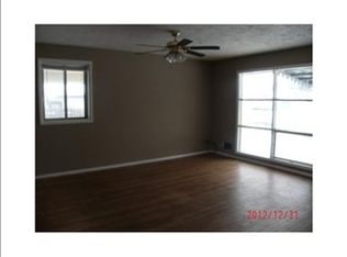 1146 Crestmoor Dr, Shelbyville, IN 46176
