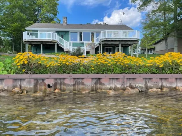 2641 Birch Point Dr, Lupton, MI 48635