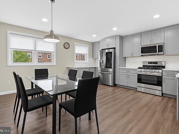 4th image of 335 Hermitage St #B