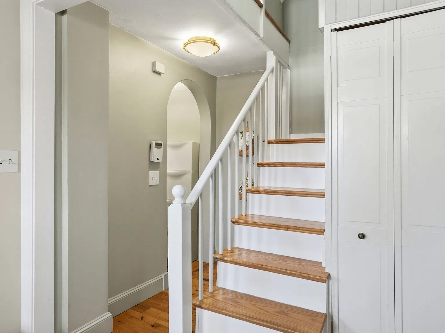 1 bed, 2.0 bath, 900 sqft, $3,700 — Photo 3