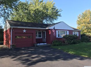 33 Delaware Ave, Hudson, NY 12534