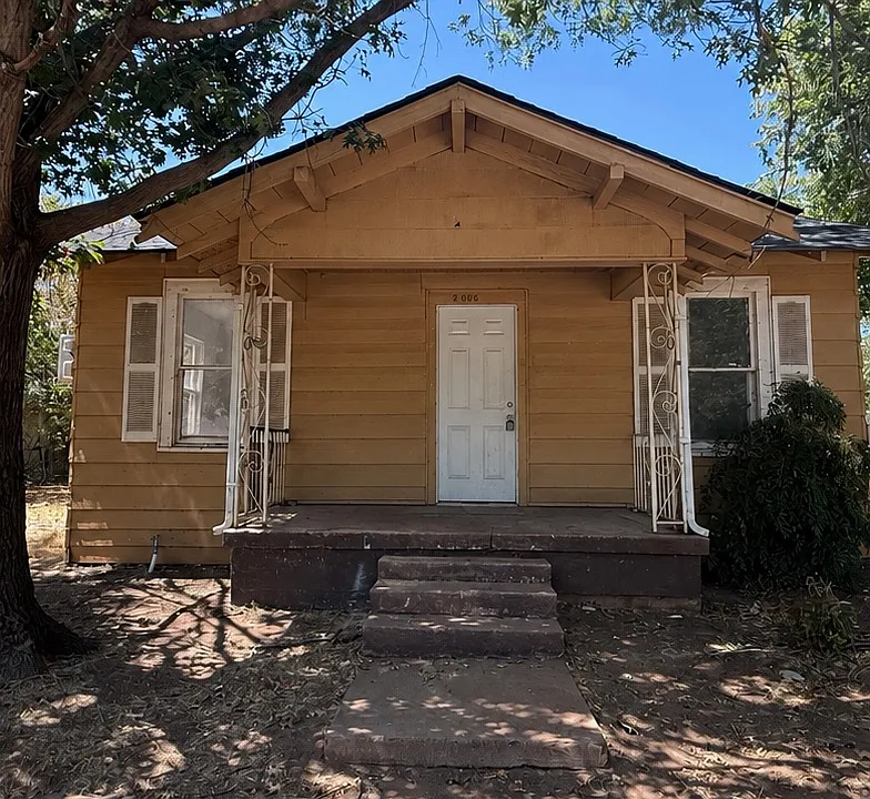 2006 Giddings St