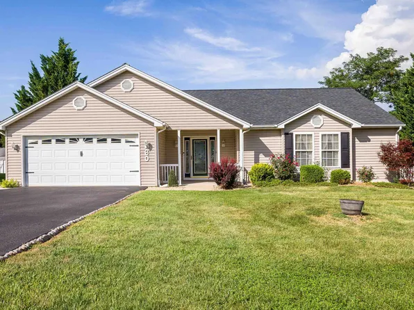 60 Carrollton Ct, Weyers Cave, VA 24486