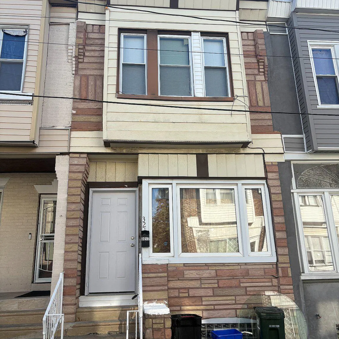 3 bed, 1.0 bath, 1192 sqft, $1,450 — Photo 1