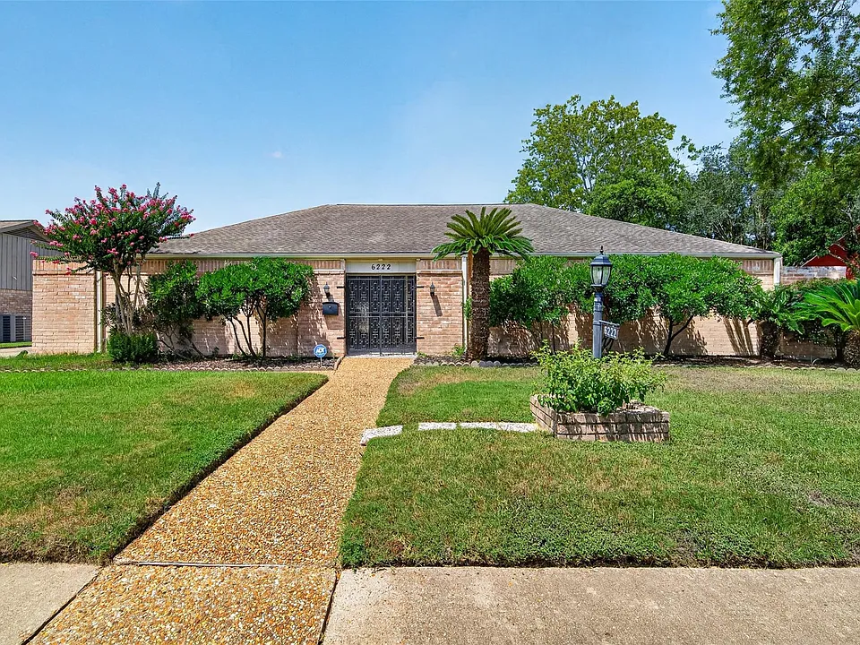 6222 Creekbend Dr