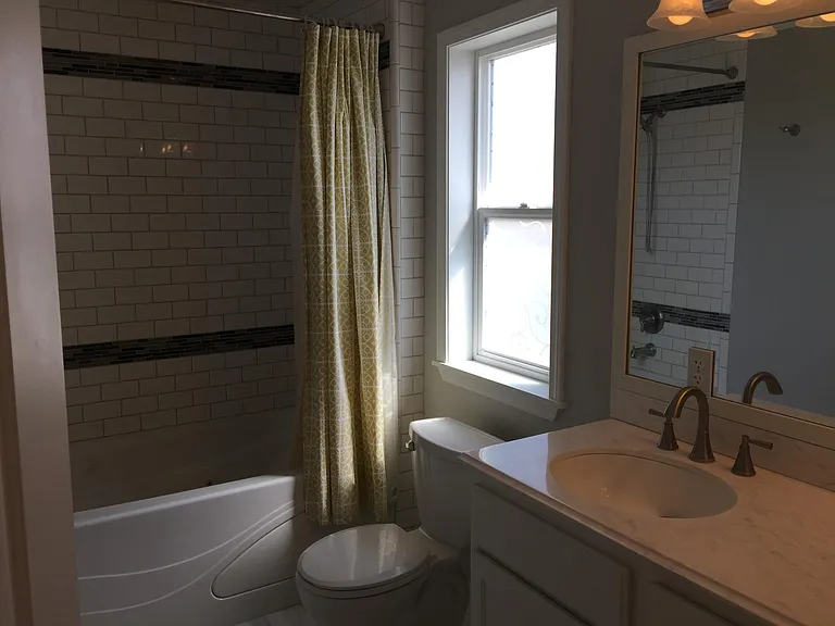 215 SW Sanna Ct — Photo 16