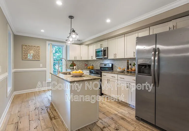 2217 14th St SE — Photo 6