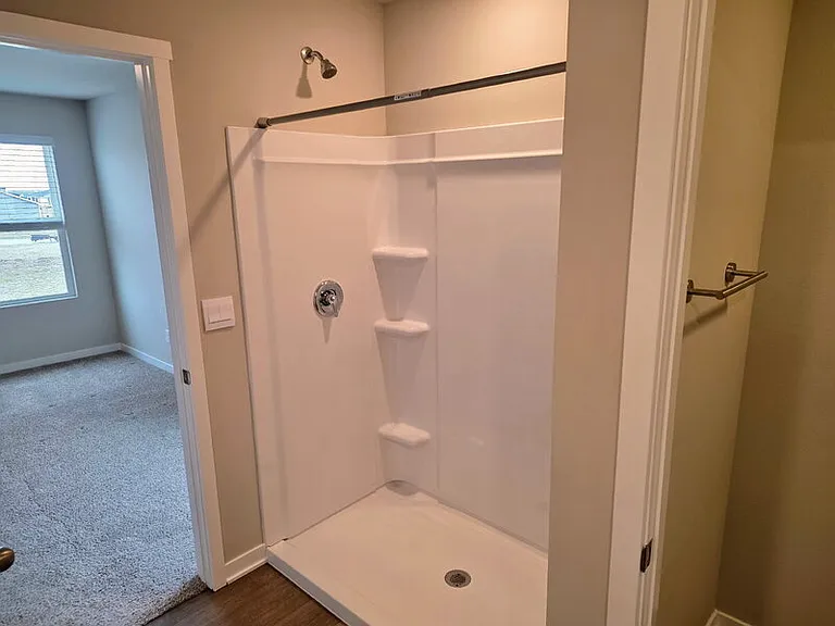 655 NW Williamsburg Ln — Photo 23
