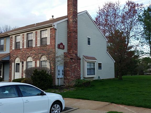 2nd image of 48 Scarborough Ct Unit 8