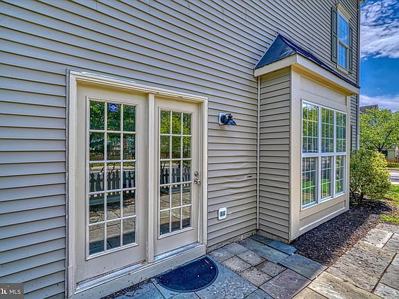 5th image of 826 Estuary Dr