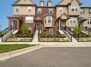 2984 Hartwick Dr, Rochester Hills, MI 48307