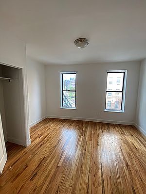 4th image of 921 E 179th St APT 1B