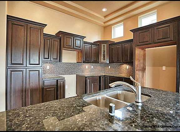 5th image of 1100 Asherton Pl