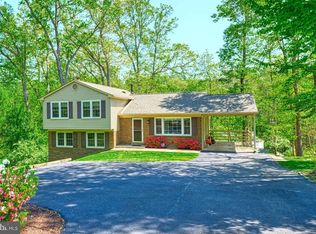 9909 Woodrow St, Vienna, VA 22181
