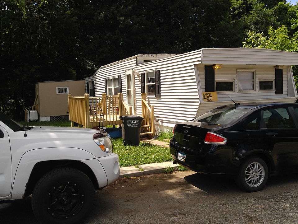 1st image of 27 Wood Dr