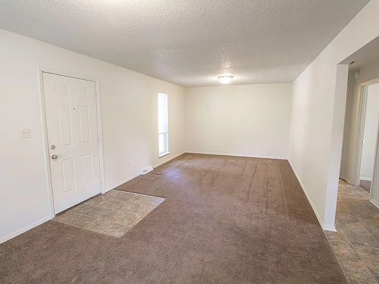 210 Wheaton Ct — Photo 6