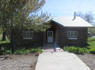 503 Center St, Cedarville, CA 96104