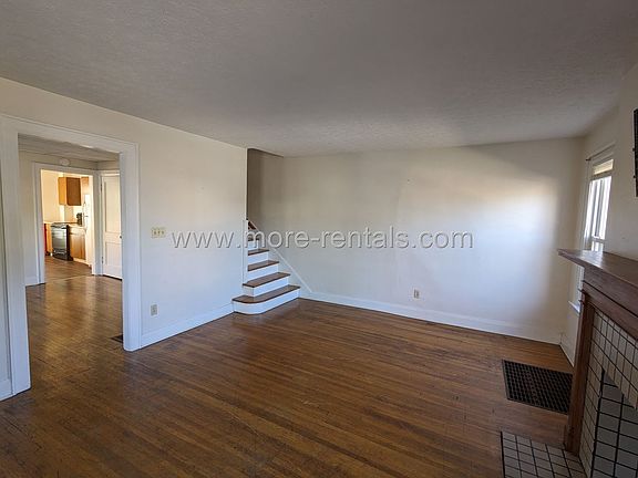 2nd image of 1531-1535 W 1st Ave
