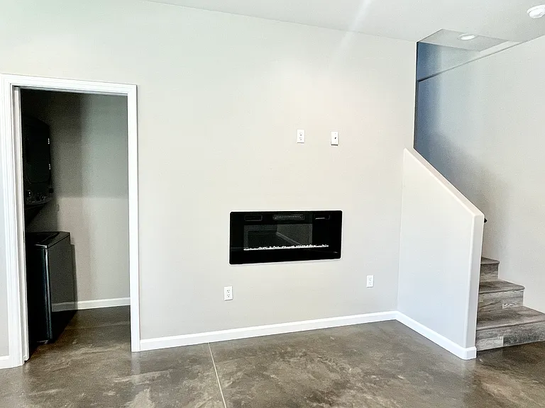720 N Walnut St #8 — Photo 7