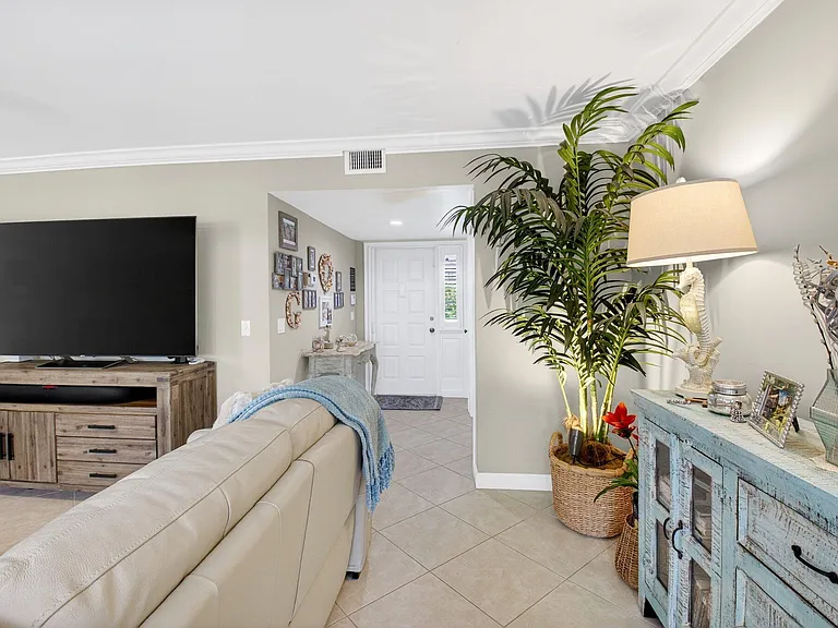 75 Venetian Dr #A-2 — Photo 5