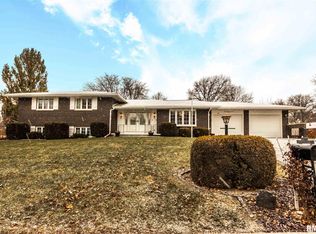 227 E Morningside Dr, Peoria, IL 61614