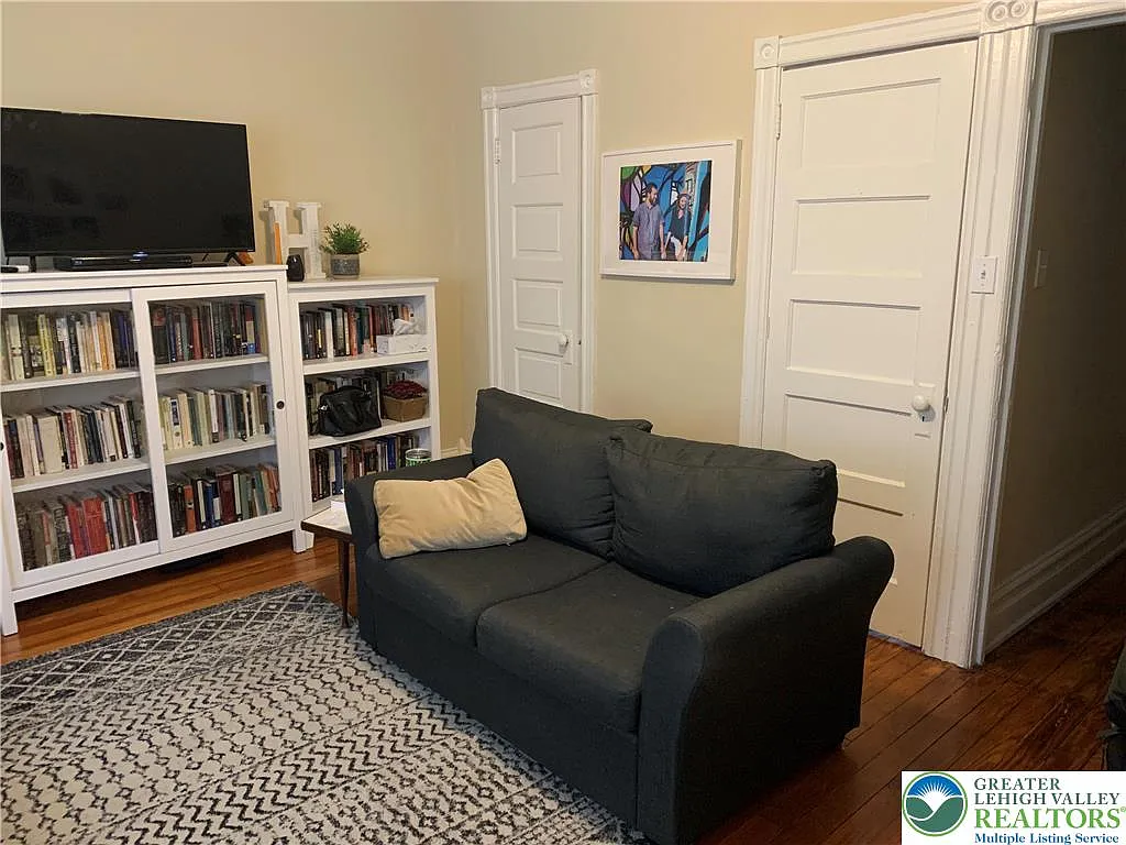 1116 W Turner St — Photo 3