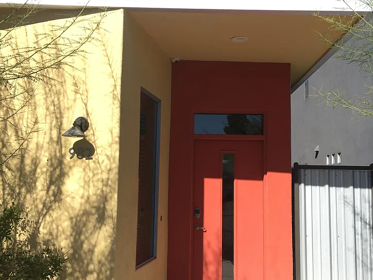 982 E Park Modern Dr — Photo 2