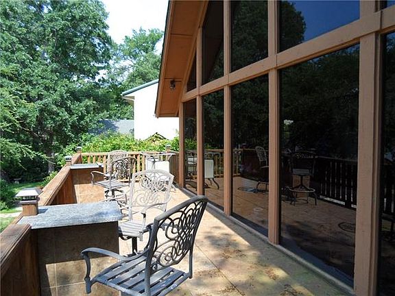 5th image of 10813 Lakeside Dr