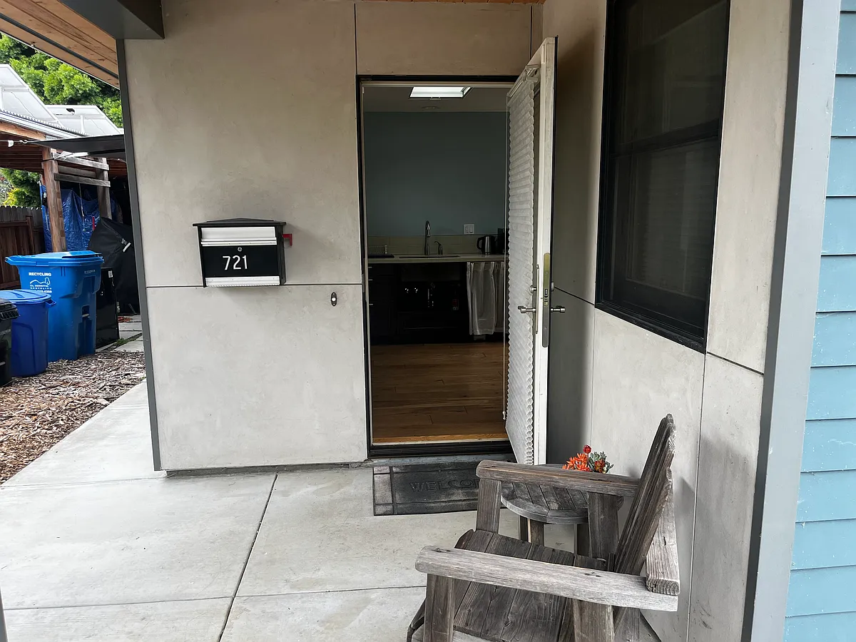 Building Photo - 721 Pomona Ave #B