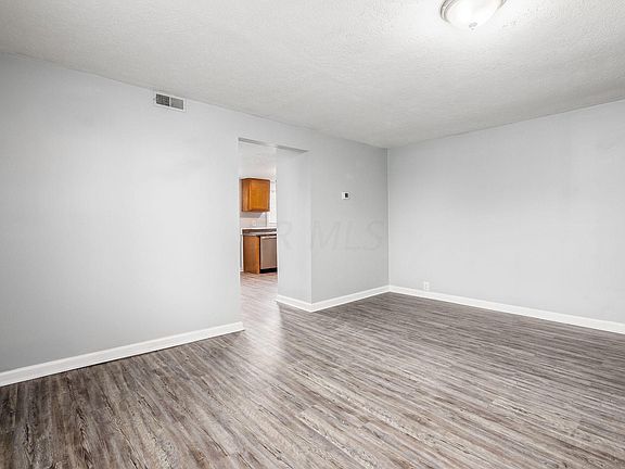 4th image of 1100 Geneva Ave