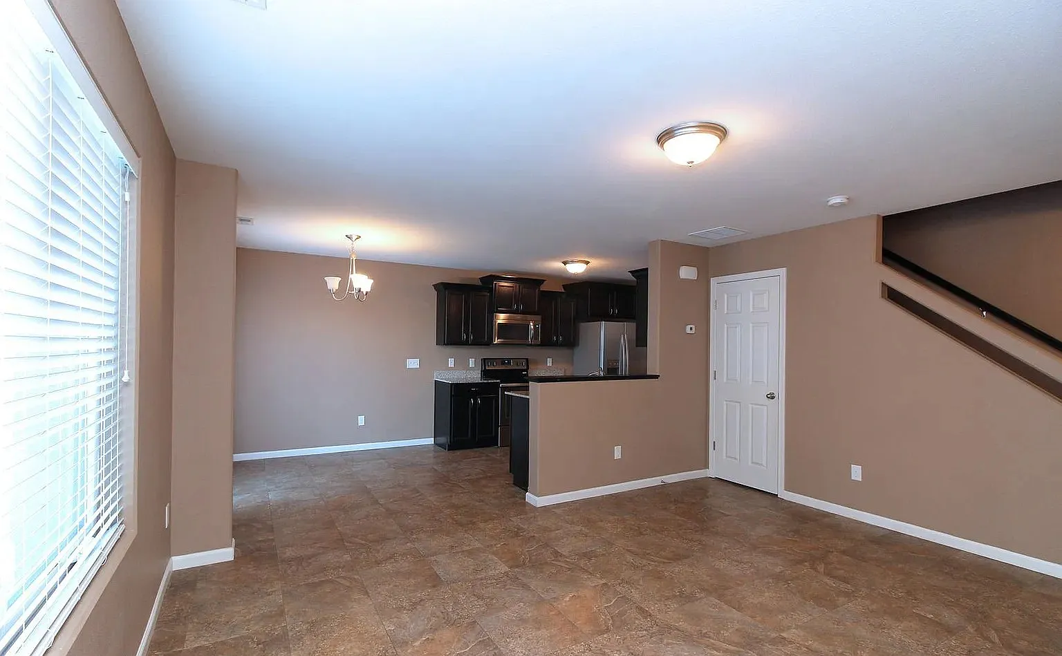 3 bed, 2.5 bath, 1542 sqft, $2,195 — Photo 3