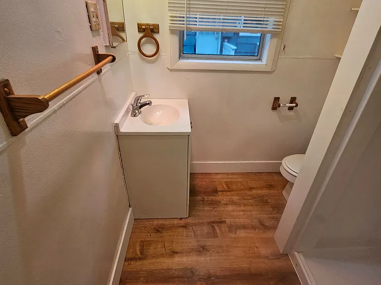 711 16th Ave #6 — Photo 5