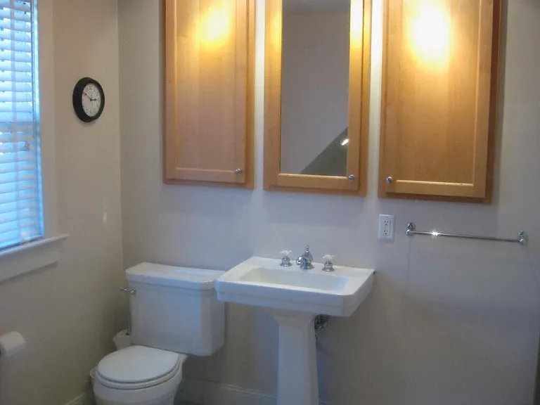 928 E Davenport St — Photo 8