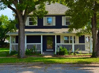 121 W 9th St, Eldon, MO 65026