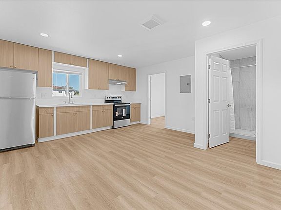 2nd image of 854 W 134th St