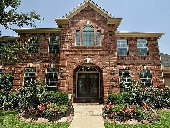 2nd image of 2811 Autumn Lake Dr