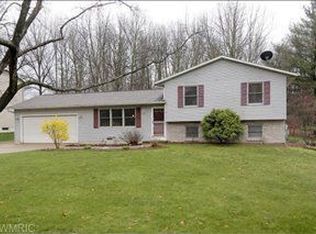 9043 Greystone Rd, Kalamazoo, MI 49009