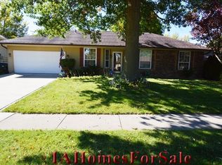1613 Homewood Ln NE, Cedar Rapids, IA 52402